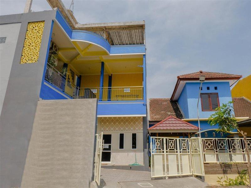 Oyo 1979 Alif Family Residence Malang Luaran gambar