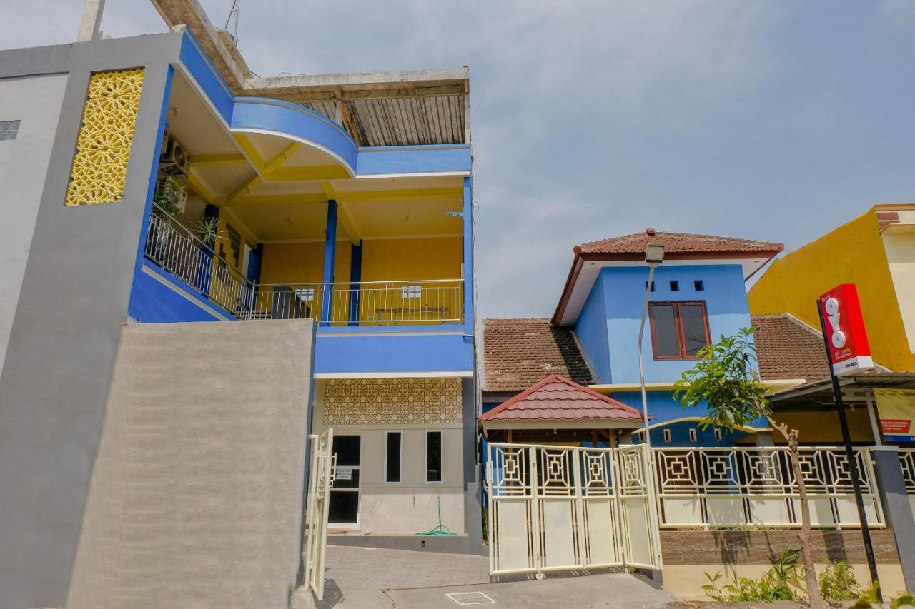 Oyo 1979 Alif Family Residence Malang Luaran gambar